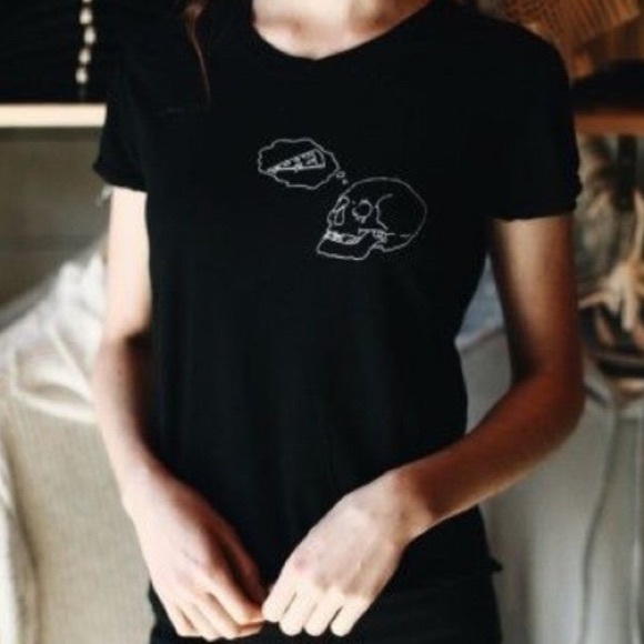 Brandy Melville tee - Picture 1 of 3